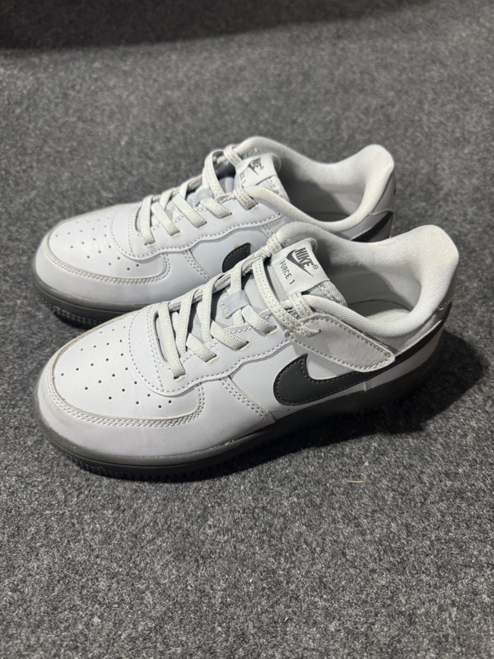 Nike Kids White and Gray Low-Top Sneakers with Black Swoosh